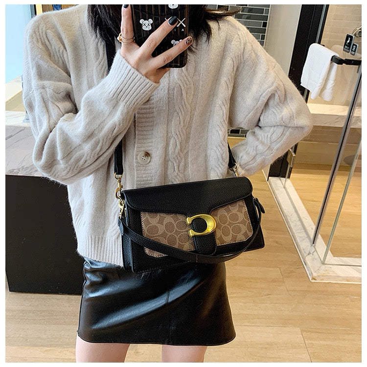 Pre order Coach underarm /shoulder bag