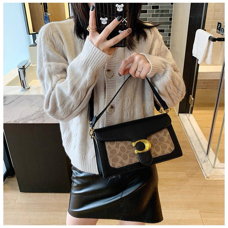 Pre order Coach underarm /shoulder bag