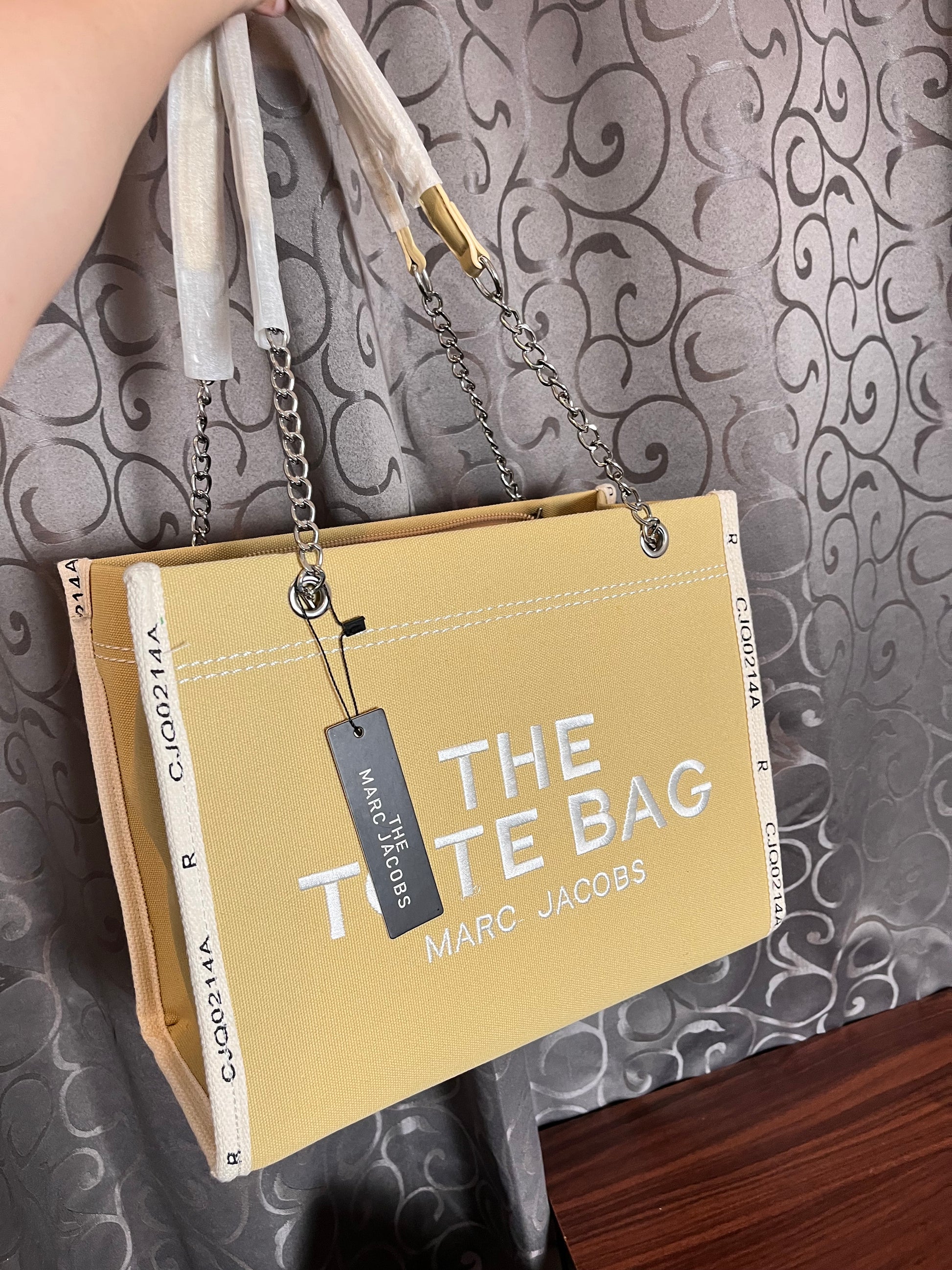 Marc Jacobs , The Tote bag