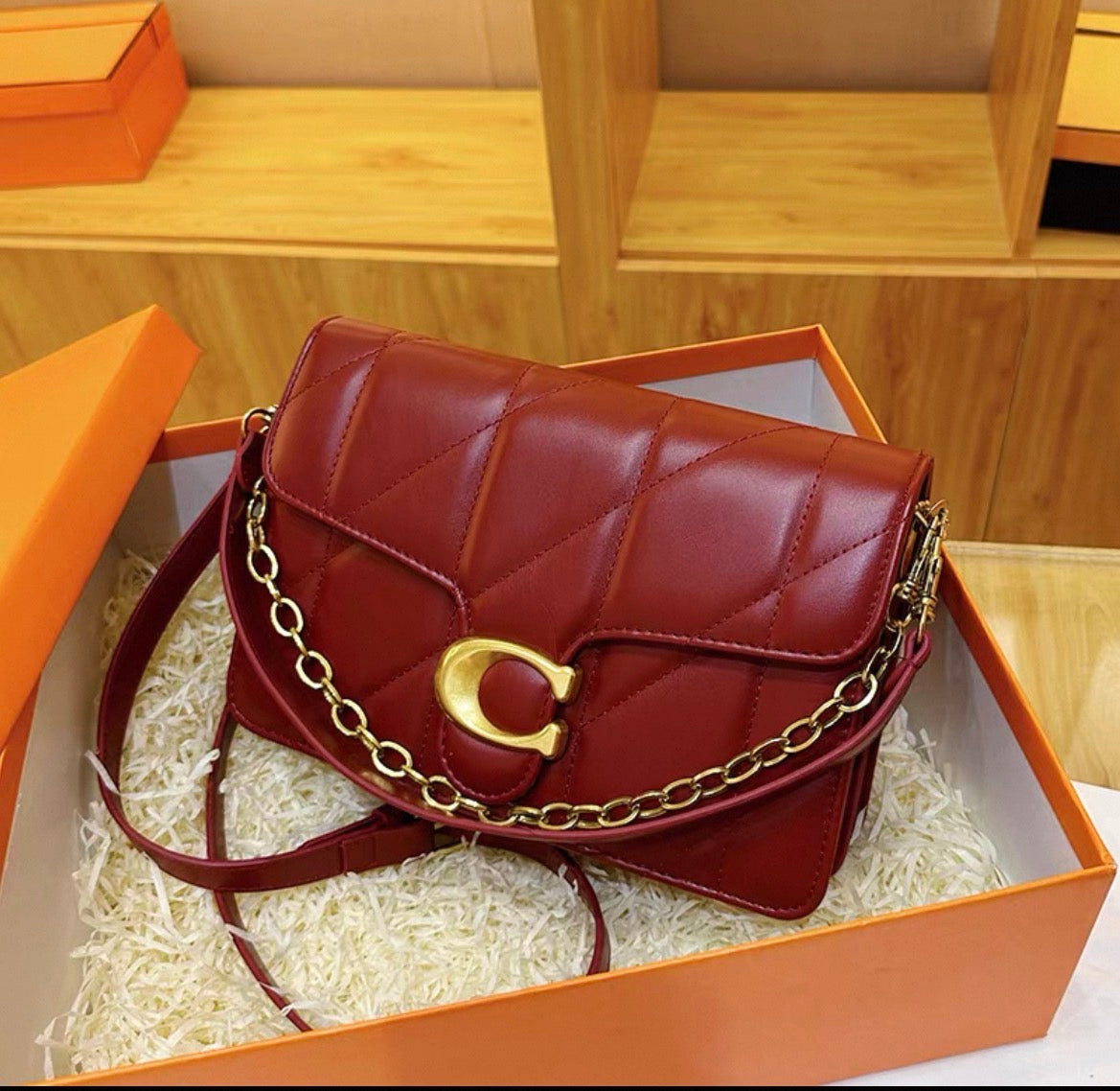 Pre order Coach versatile shoulder crossbody bag