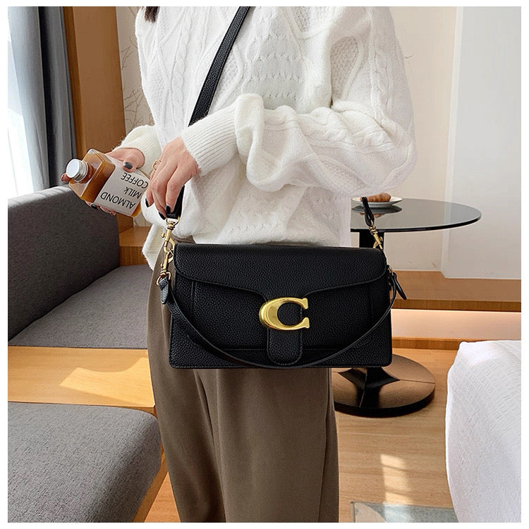 Pre order Coach underarm /shoulder bag