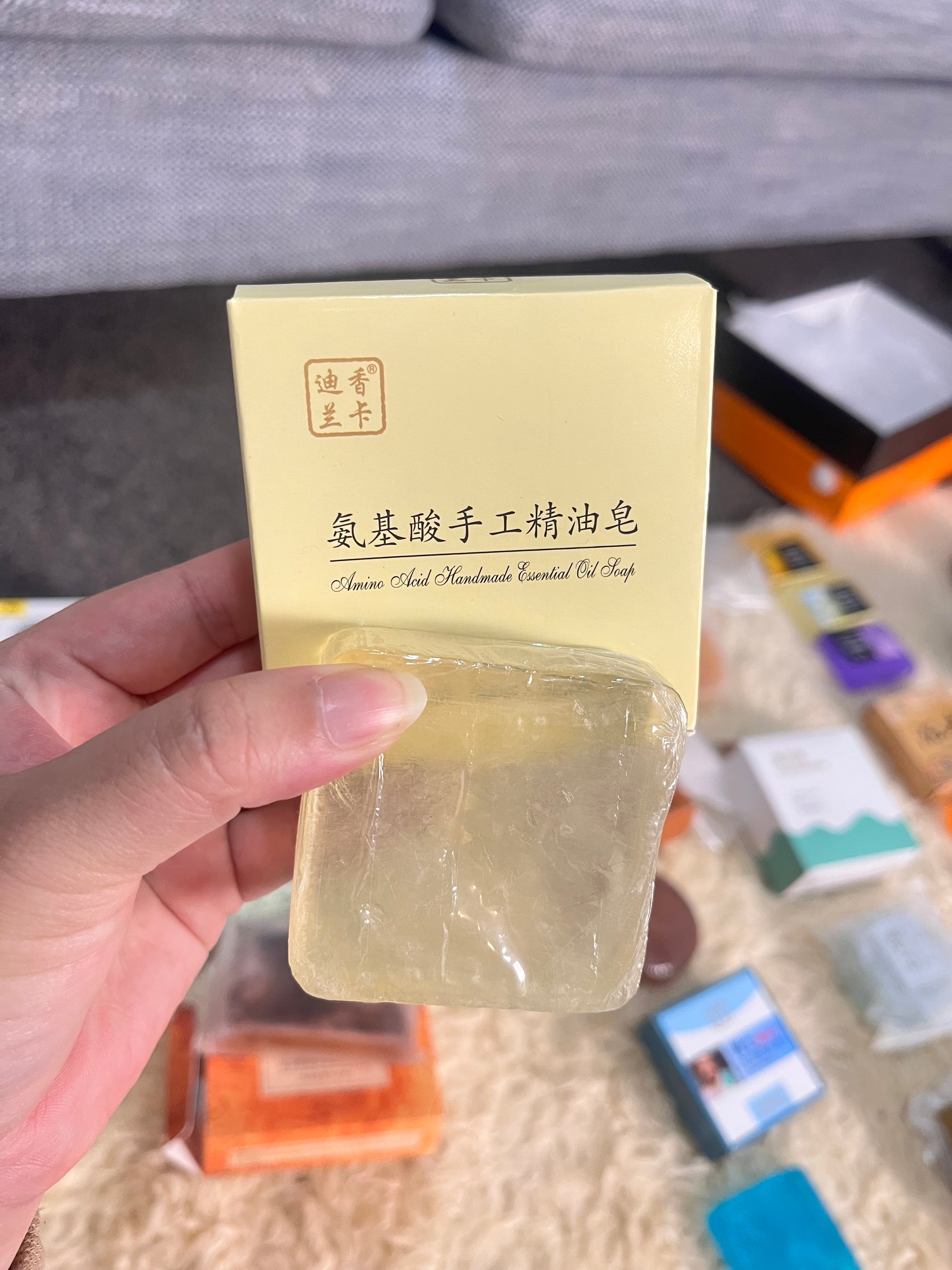 Amino Acid oil Soap with very rich scent