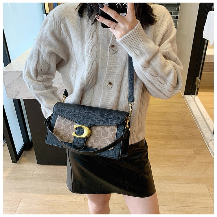 Pre order Coach underarm /shoulder bag