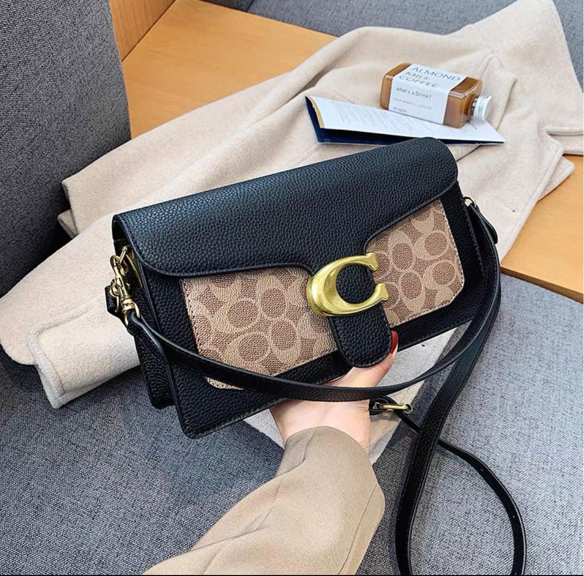 Pre order Coach underarm /shoulder bag