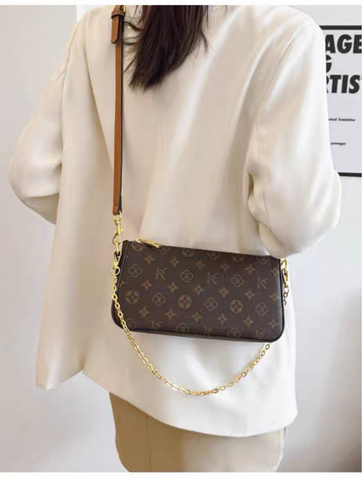 Louis Vuitton pochette accessories bag