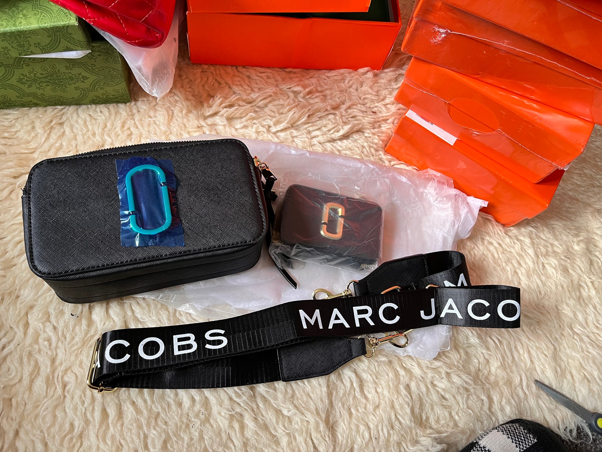 Marc Jacob  Trendy Super Stylish One-Shoulder Cross-Body with coin purse Square type