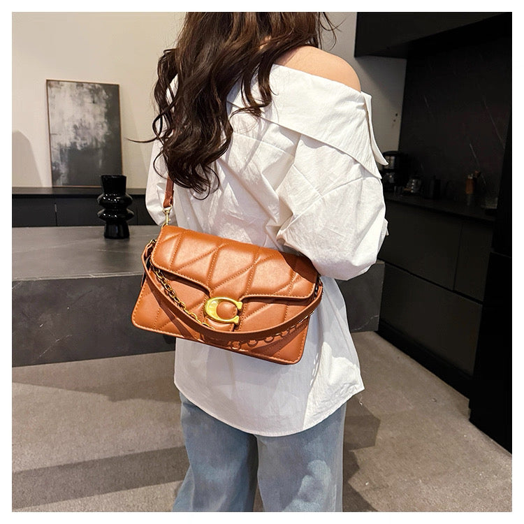 Pre order Coach versatile shoulder crossbody bag