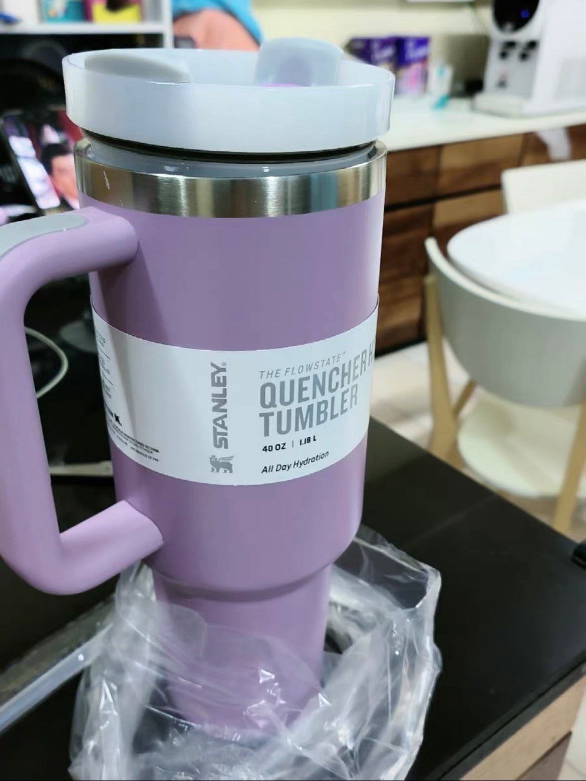 Stanley thumbler Cup with straw 1.18L