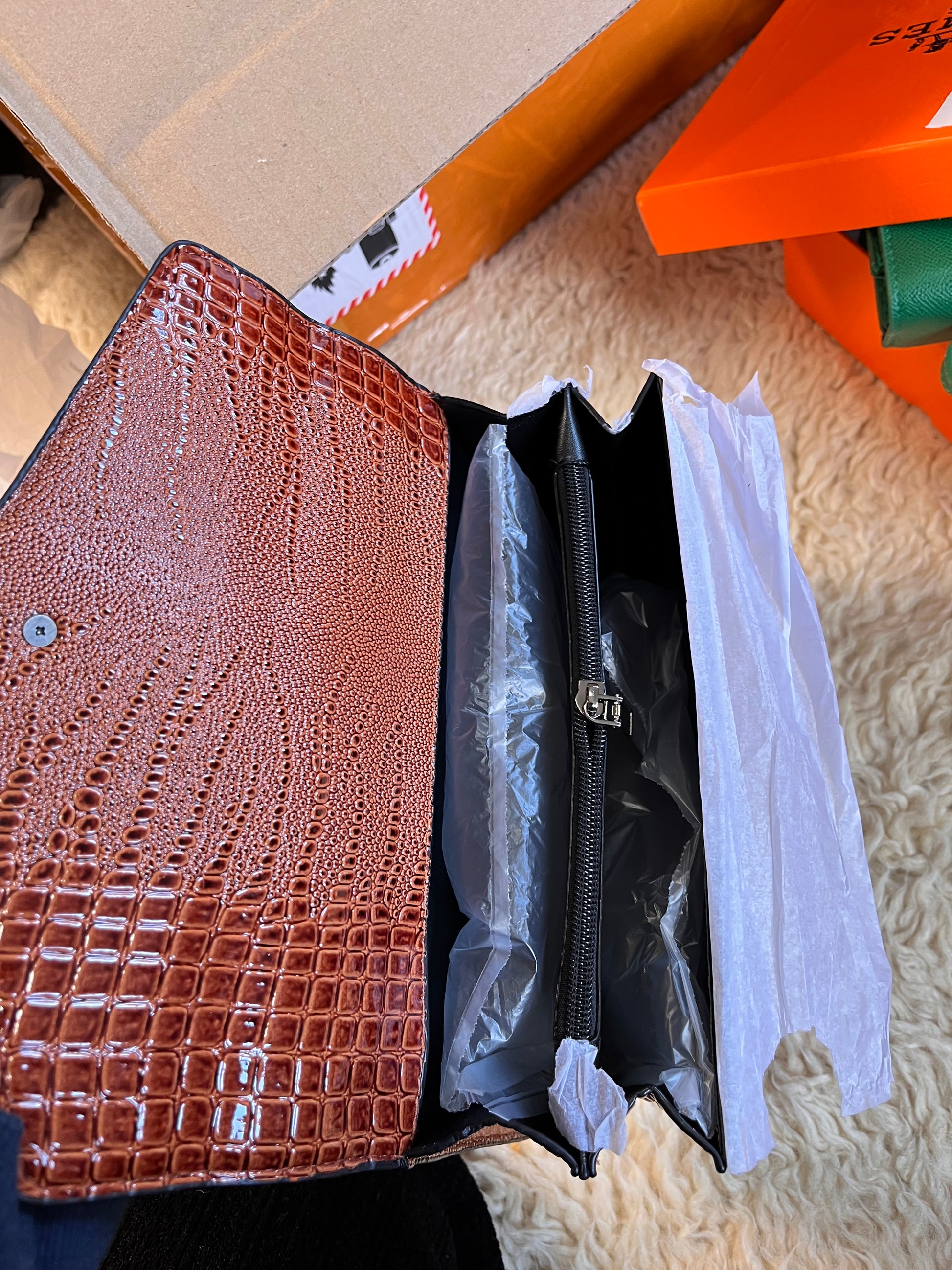 Crocodile pattern soft type leather shoulder and crossbody bag