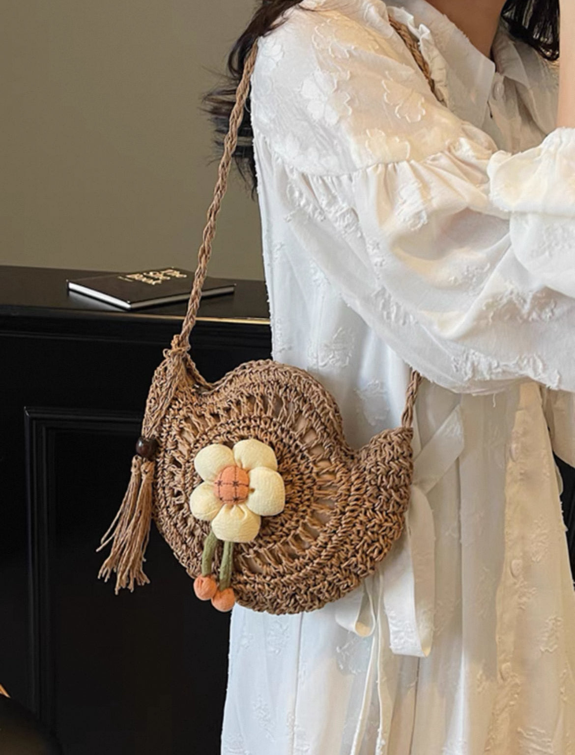 Niche Design Woven Straw Bag