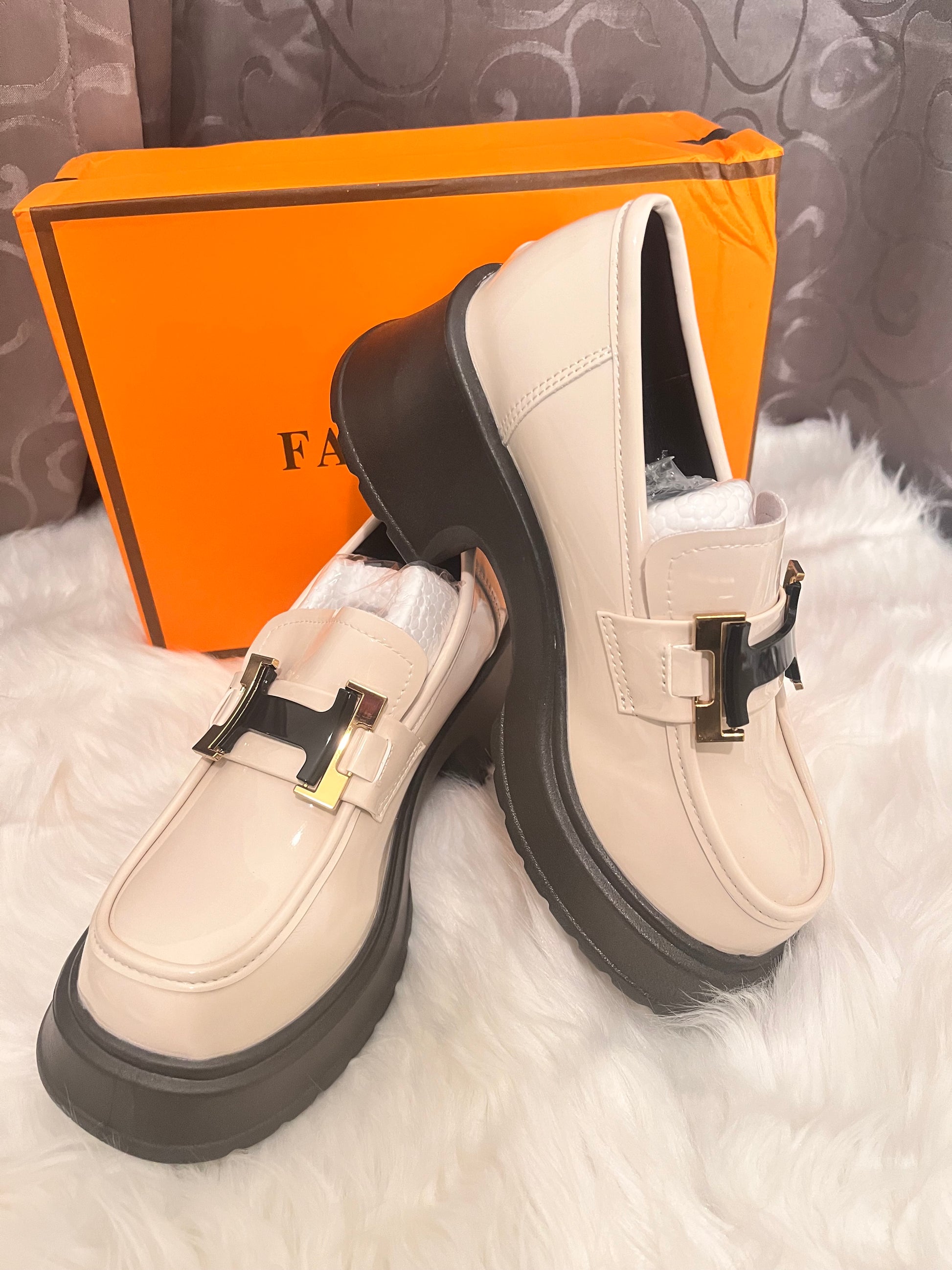 Thick-Soled Leather Shoes for British Preppy Style Patent Leather Slip-On Lazy Loafers for Women Spring and Autum