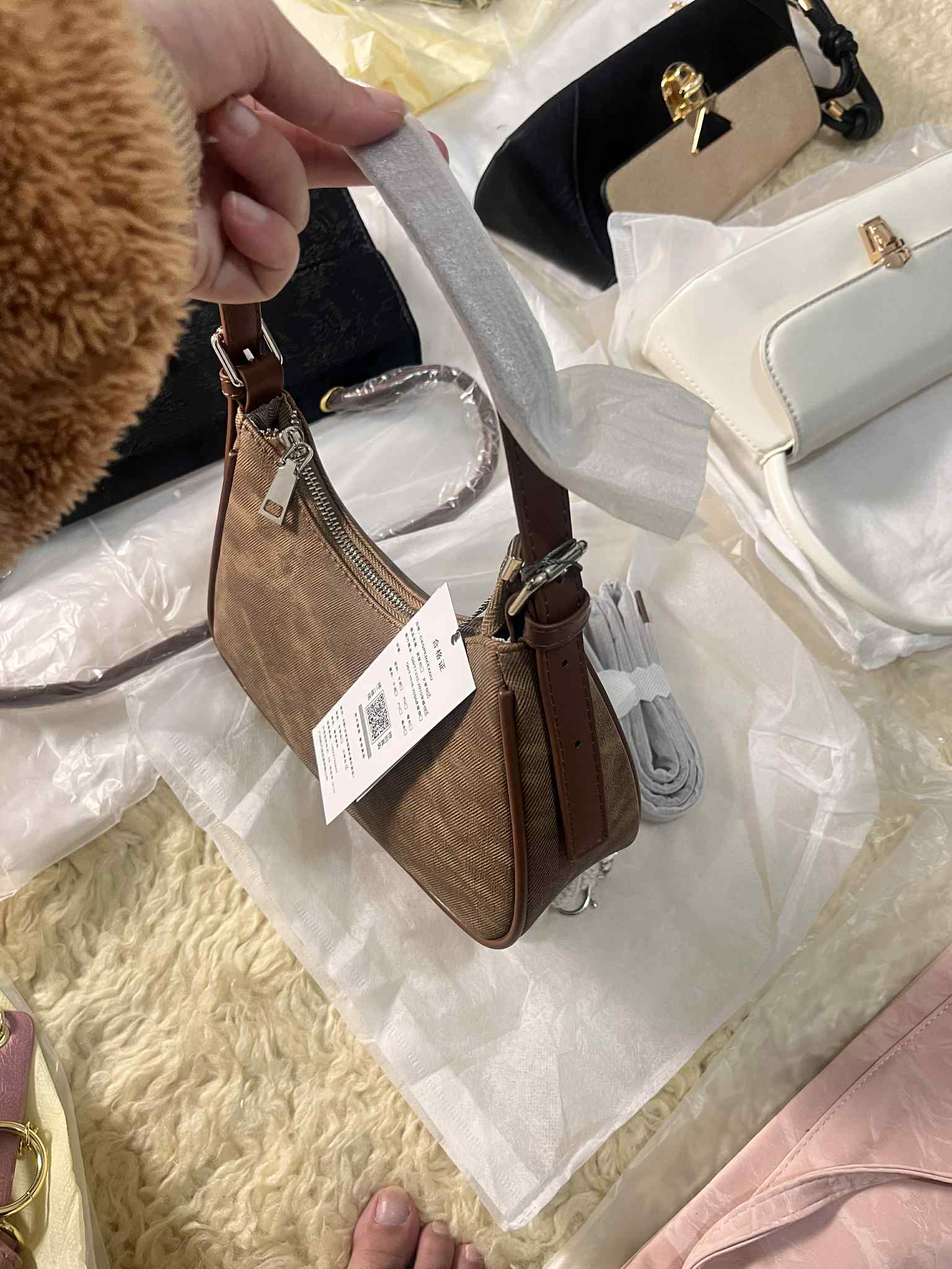 Casper&Keanu Elegant Niche Crescent armpit high end Shoulder Crossbody Bag With sling and pendant