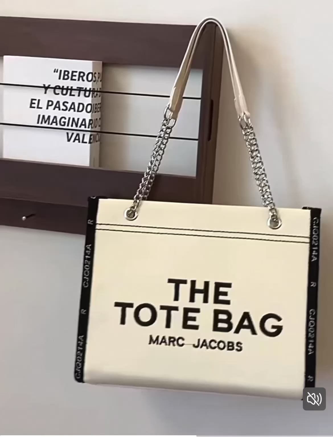 Marc Jacobs , The Tote bag
