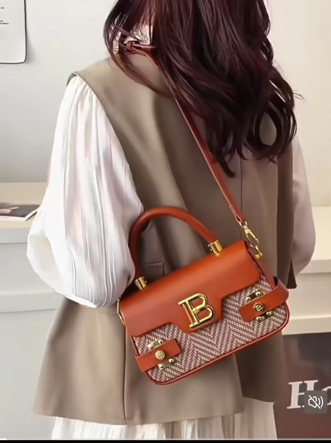 Balmain B-buzz Crossbody Versatile Commuter Box Bag .